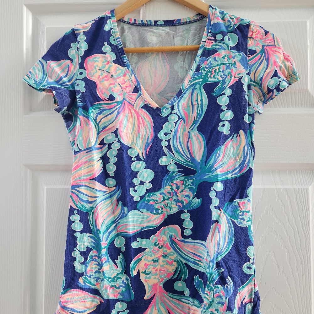 Lilly Pulitzer v neck, koi fish, size XS, preloved
